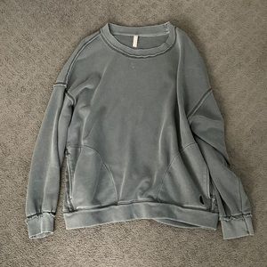 fp movement - Gray Sweater w/ Pockets on Both Sides - Medium